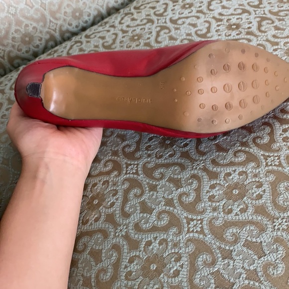 Easy spirit red heels 8.5 - Picture 5 of 6